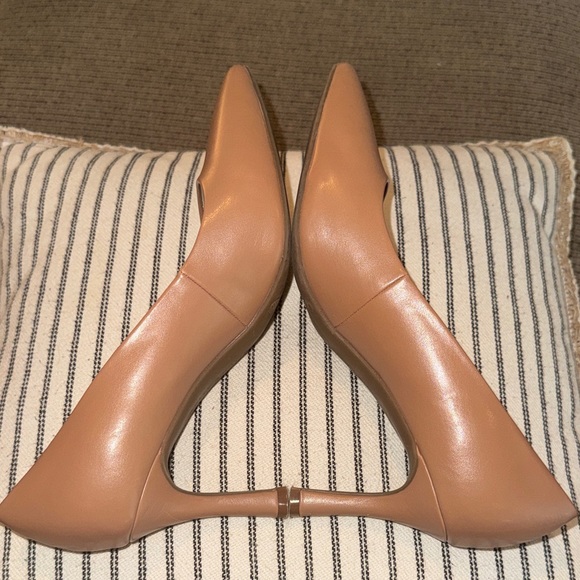 Kelly & Katie Tan Pumps - Picture 5 of 10